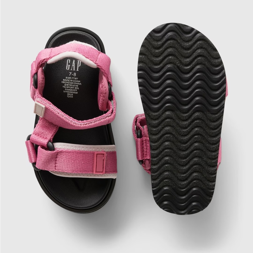GAP || NWOT Strappy Toddler Sandals (7-8C)